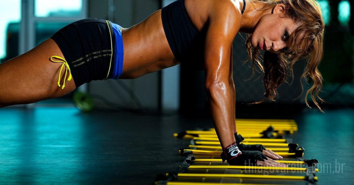 treino de braços para mulheres